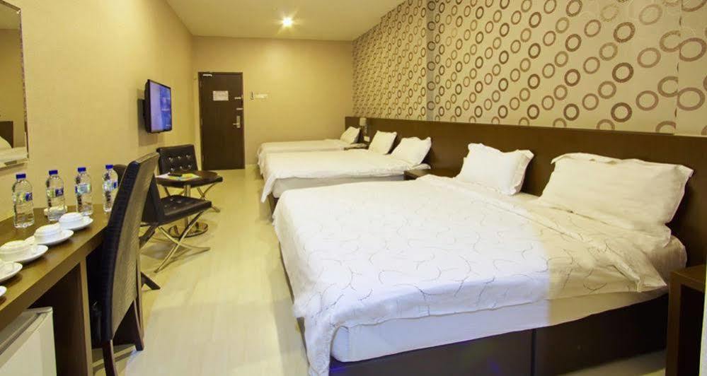 Hotel Tebrau Ct Johor Bahru Exterior photo